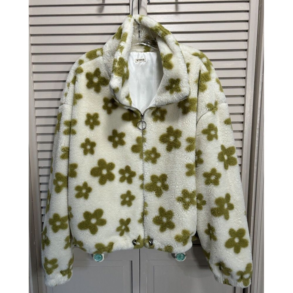 KYOYO Fuzzy Long Sleeve Zip Up Crop Ivory/Green Flowers Jacket Size XL‎ Soft